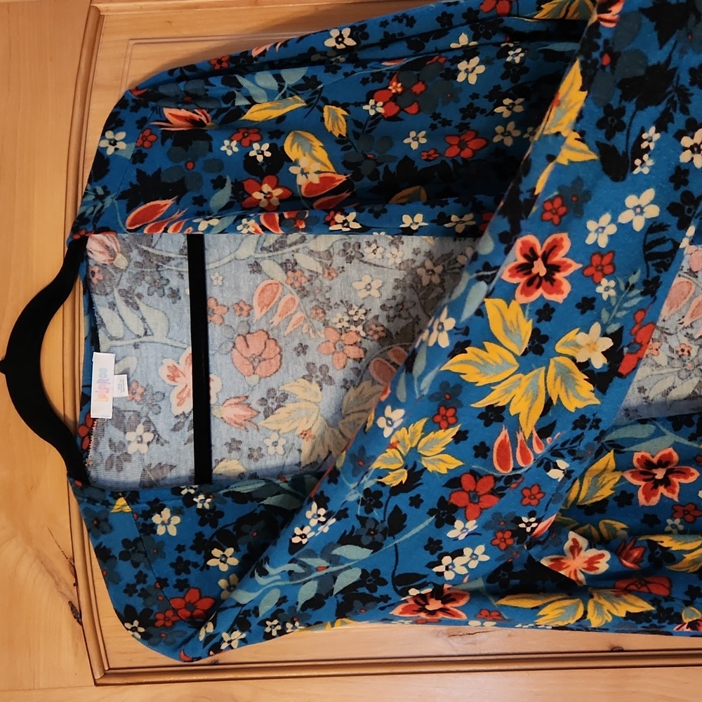 LulaRoe Sarah Long Cardigan Duster with pockets